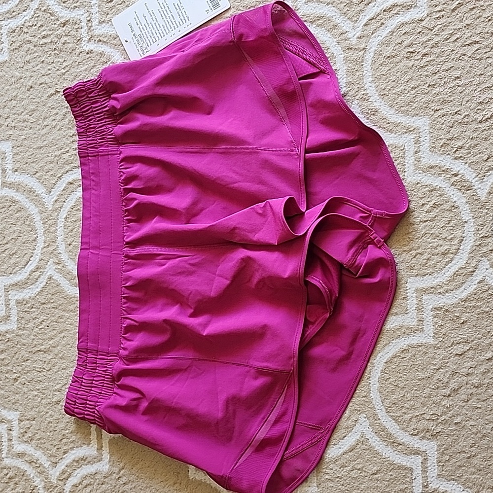 Lululemon Hotty Hot High-Rise Short 2.5" In Ripened Raspberry NWT - Picture 2 of 7